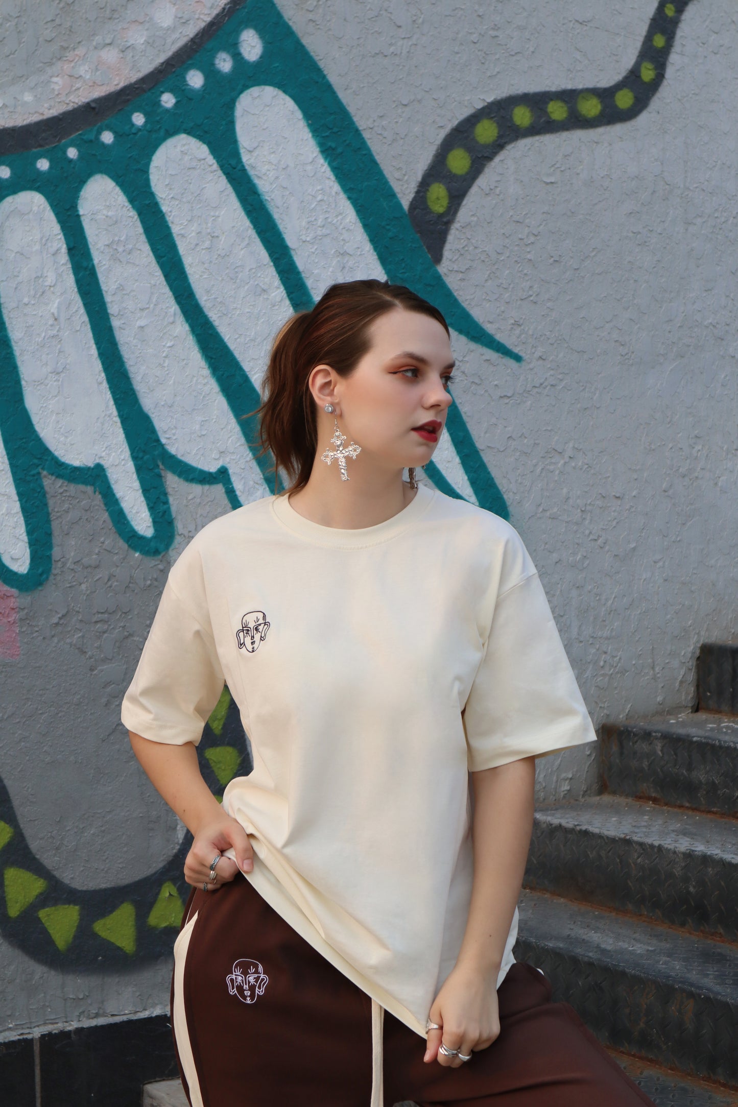 Baiboka  Minimalistic Oversized T-Shirt - Cream